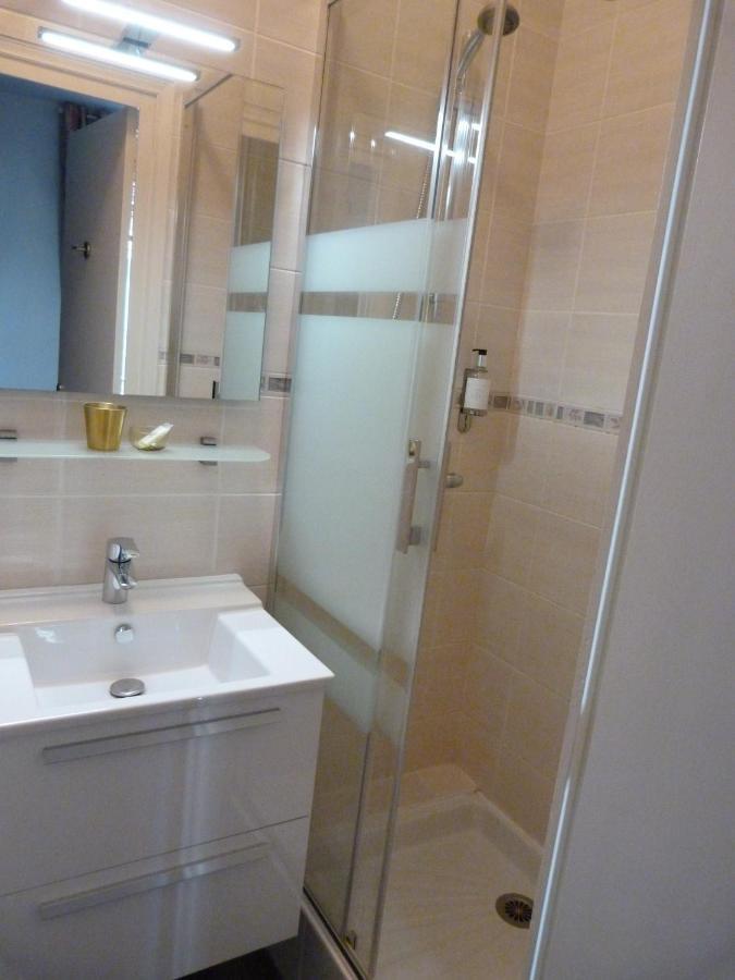 Hotel Le Bretagne วานส์ ภายนอก รูปภาพ
