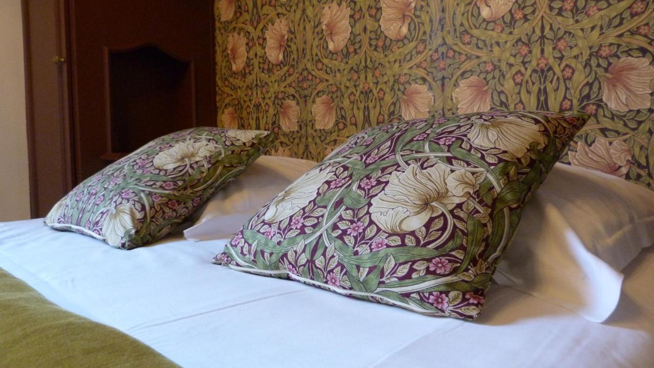 Hotel Le Bretagne วานส์ ภายนอก รูปภาพ