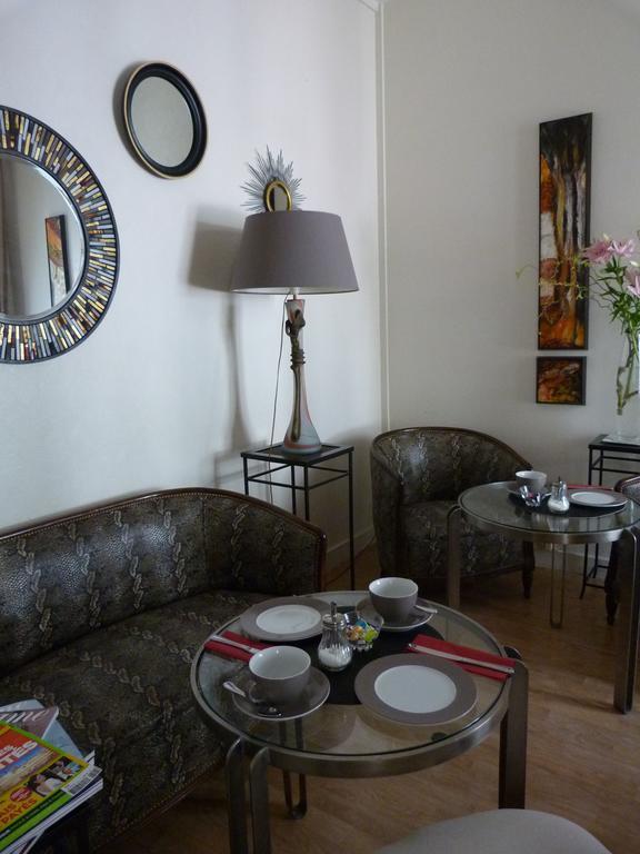 Hotel Le Bretagne วานส์ ภายนอก รูปภาพ