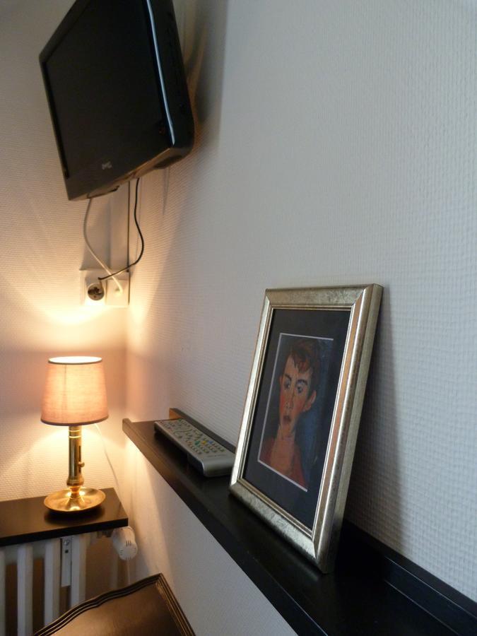 Hotel Le Bretagne วานส์ ภายนอก รูปภาพ