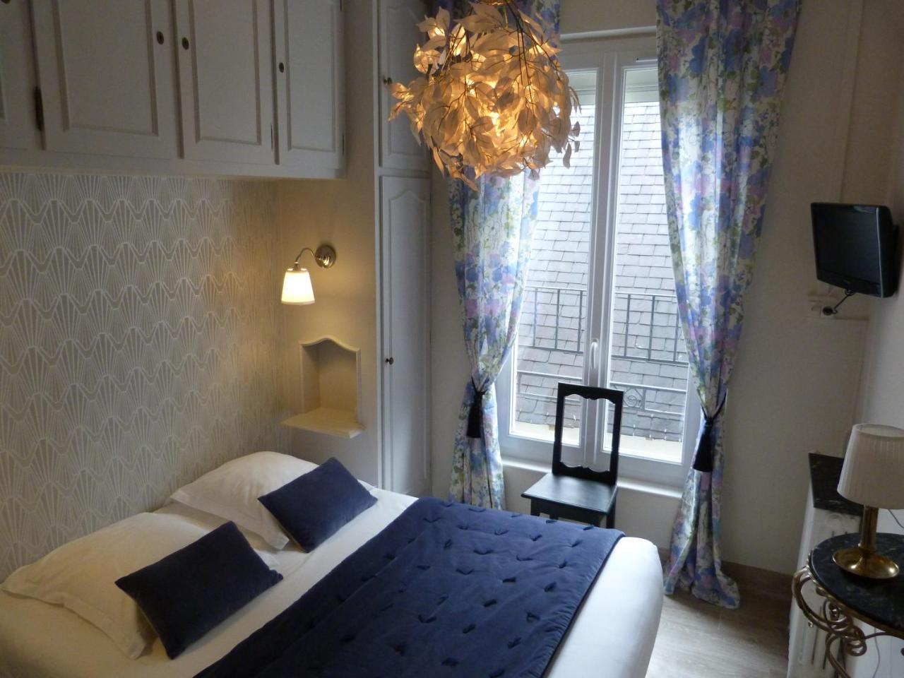 Hotel Le Bretagne วานส์ ภายนอก รูปภาพ